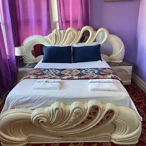 A Lavish In Queens Guest house New York